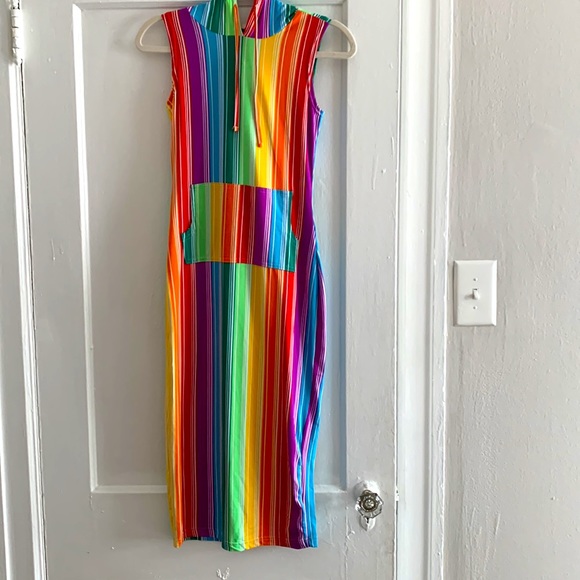 Dresses & Skirts - Sleeveless Fitted Maxi Dress